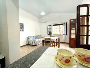 Dining - " Villa Bellavista con Terrazzo " (Bari Sardo)
