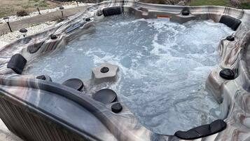 Baignoire à remous extérieure