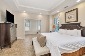 1 slaapkamer, een strijkplank/strijkijzer, gratis wifi, beddengoed