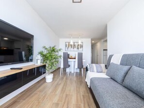 House, 3 Bedrooms | Living area