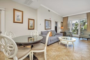 Living area - One Bedroom property just steps to the beach with heated pool! (Saint Simons Island)