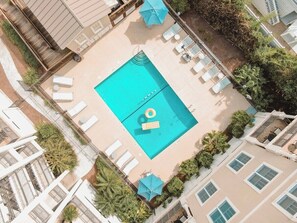 Een verwarmd zwembad