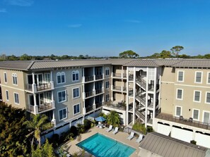 Exterior - One Bedroom property just steps to the beach with heated pool! (Saint Simons Island)
