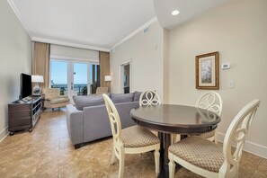 Dining - Great ocean view from one bedroom condominium! (Saint Simons Island)