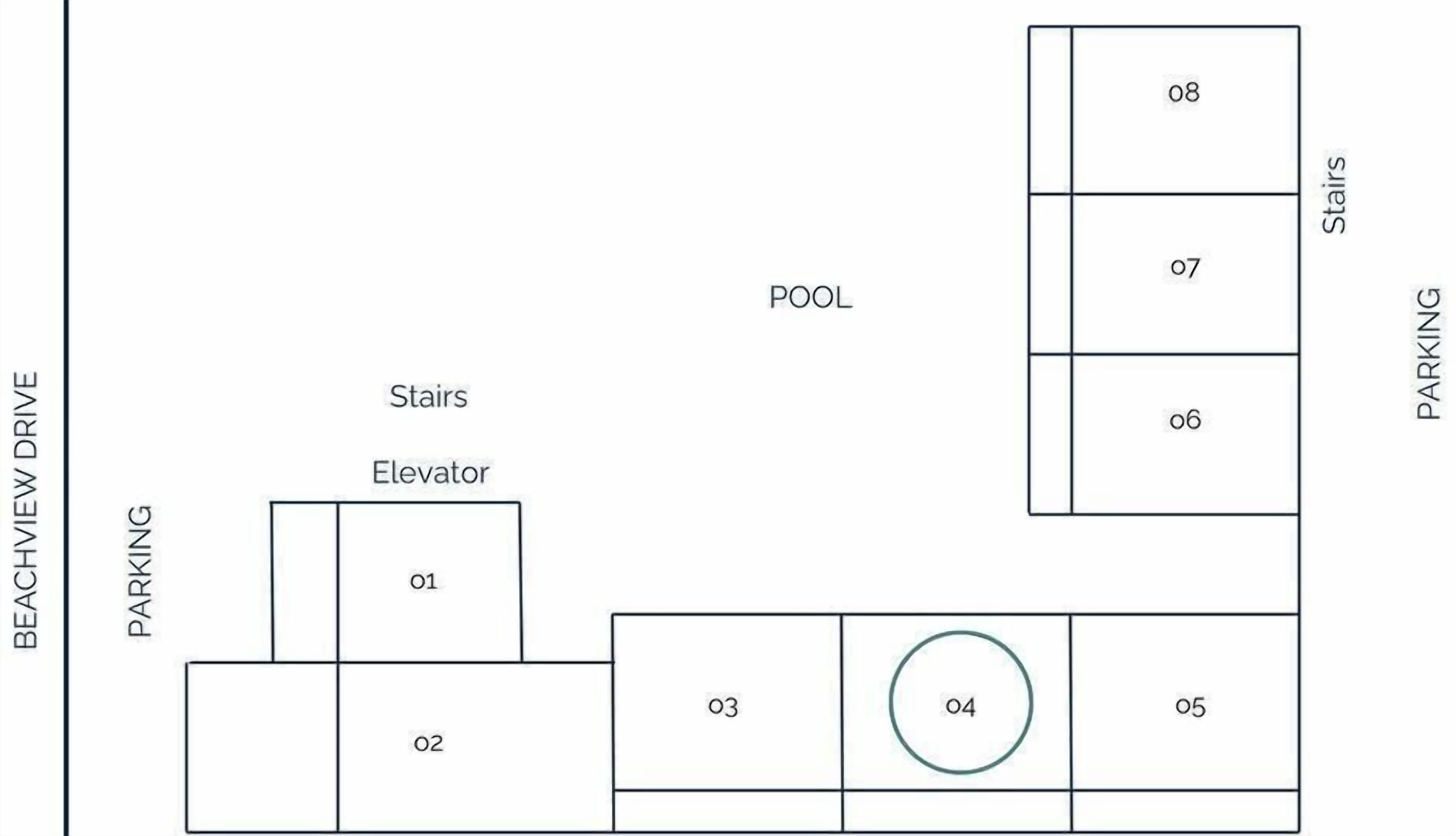 Plano de planta con áreas señaladas, incluyendo una piscina, estacionamiento y un camino con vista a la playa.