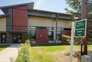 المنشأة من الخارج