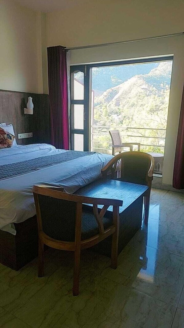 In-room safe, free WiFi