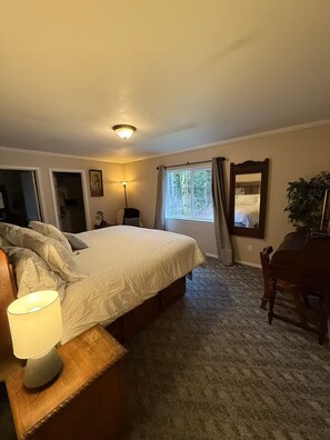 4 bedrooms, WiFi, bed sheets