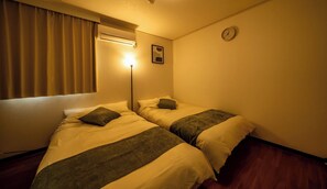 1 bedroom, desk, iron/ironing board, free WiFi