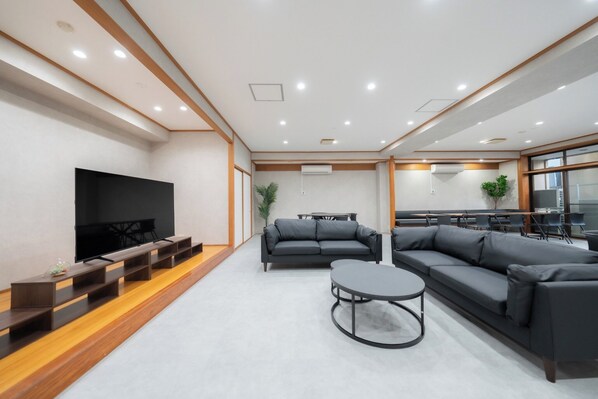 TV - 2minute walk from Osakako Station close to Universal Studios Japan and Kaiyukan Classic Triple Ro / Osaka Ōsaka (Osaka)