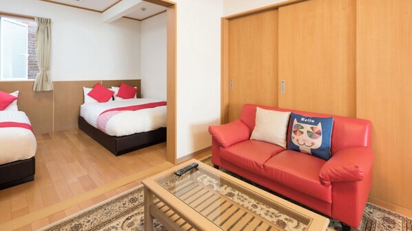 1 bedroom, desk, free WiFi, bed sheets