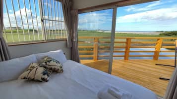 4 bedrooms, desk, iron/ironing board, free WiFi