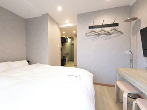 1 slaapkamer, een bureau, gratis wifi, beddengoed