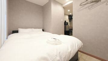 1 bedroom, desk, free WiFi, bed sheets