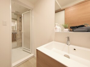 Hair dryer, towels - About 4 minutes walk from Oizumigakuen station 1K studio apartment equipped with projector303 / Nerima-ku Tokyo (Nerima-ku)