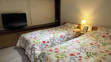 1 bedroom, desk, iron/ironing board, free WiFi