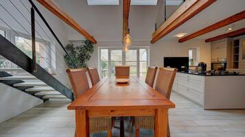 House | Dapur peribadi | Kerusi tinggi