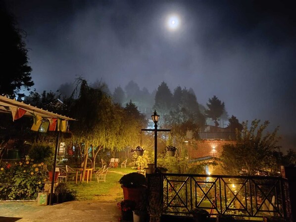 Front of property - Madhuvan Cottage Home Stay (Dhari)