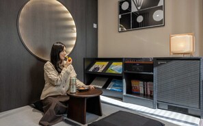 Hwagi-ae-ae B | 特色装修、办公桌、笔记本电脑工作区、免费 WiFi