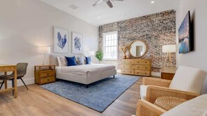 8 bedrooms, iron/ironing board, WiFi, bed sheets