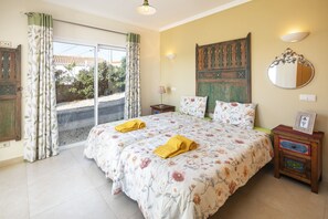 4 bedrooms, in-room safe, iron/ironing board, travel cot