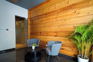 Sala de estar en el lobby