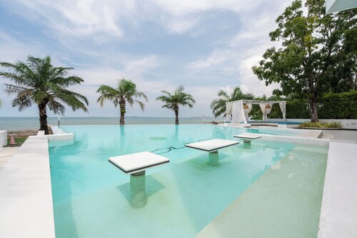 Private Sunset Beach - Ocean View Room