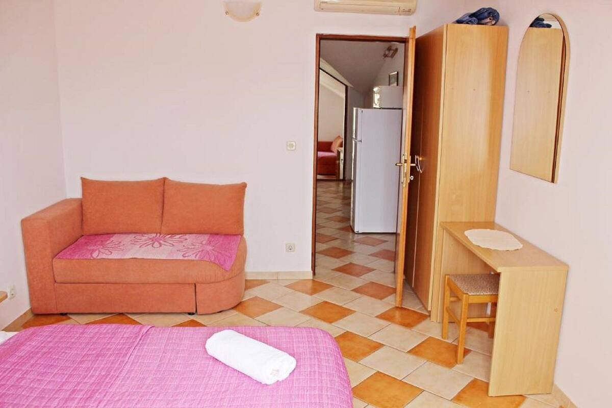 7 camere