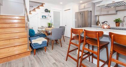 Cozy 2BR Fort Hill Apartment | Near the T