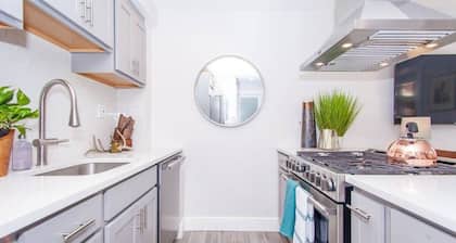 Cozy Apartment | Near T