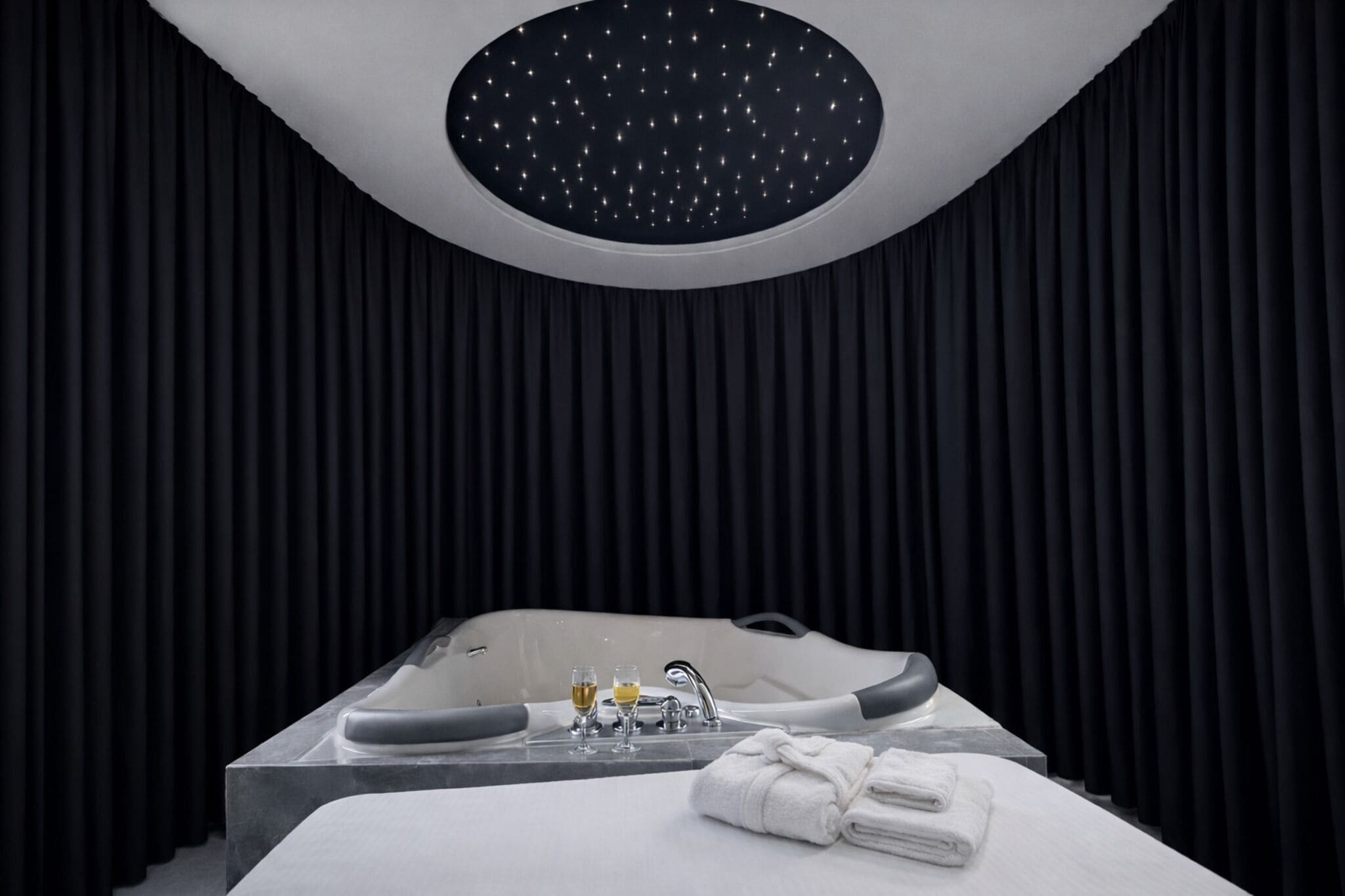 Honeymoon Double Room, Hot Tub