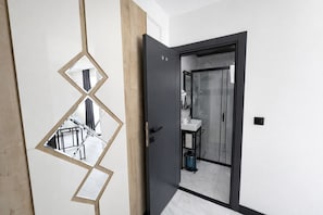 豪華雙人房, 吸煙房, 露台 | 浴室 | 免費梳洗用品、風筒、提供毛巾、番梘