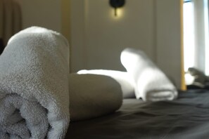 Minibar, desk, laptop workspace, free WiFi