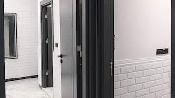 Familienzimmer, 2 Schlafzimmer, Raucher, Balkon | Wohnbereich