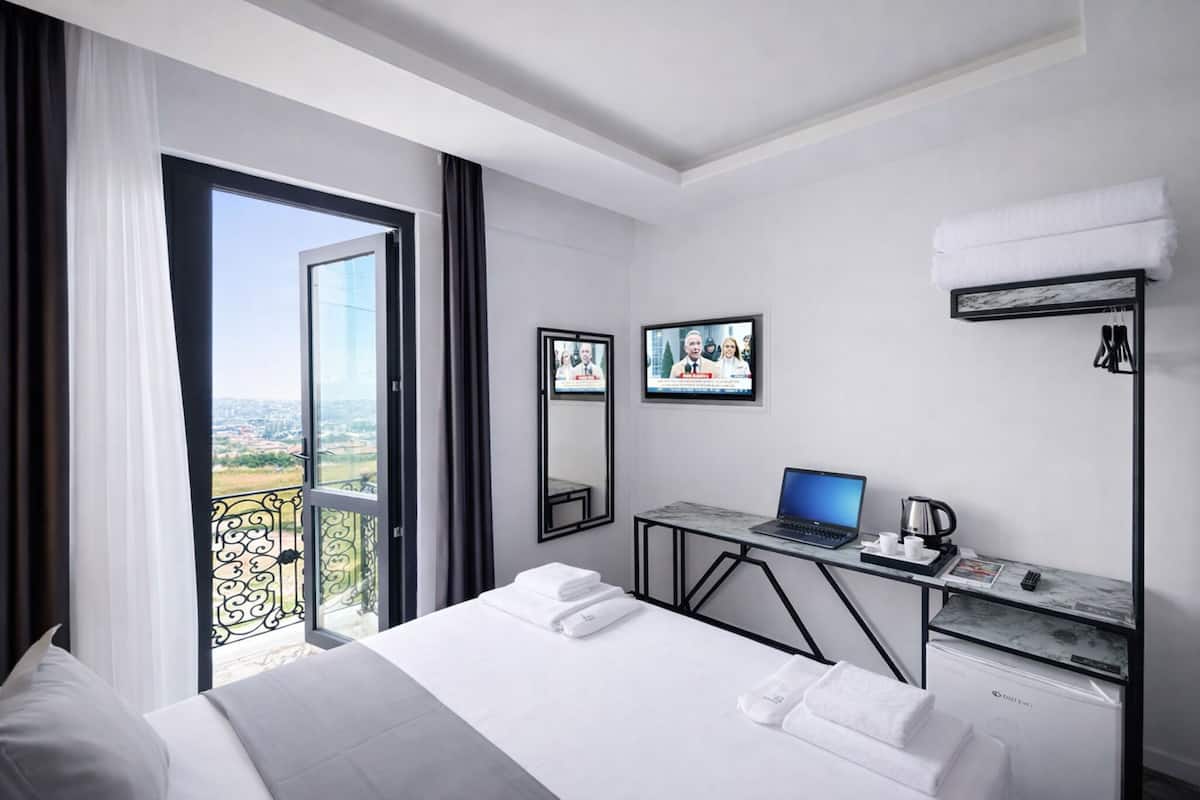 Deluxe Single Room, Balcony | Terrace/patio