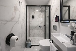 Free toiletries, hair dryer, towels, soap - D Twins plus Hotel (Arnavutköy)