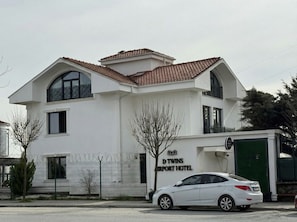 Parking - D Twins plus Hotel (Arnavutköy)