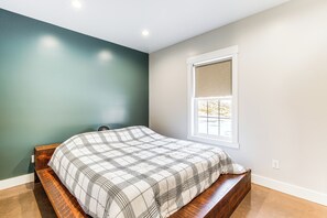 2 bedrooms, internet, bed sheets