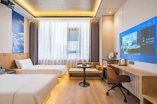 Free WiFi, bed sheets