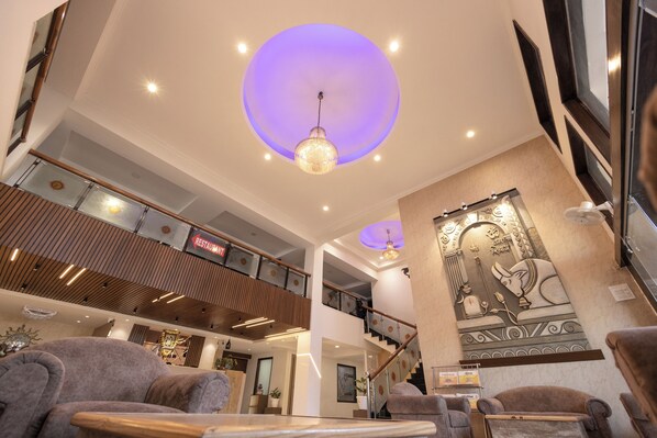 Pintu masuk properti