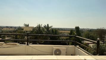 Superior Double Room, 1 King Bed, City View | City view