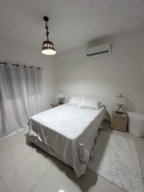 3 soverom, strykejern/-brett, wi-fi og sengetøy