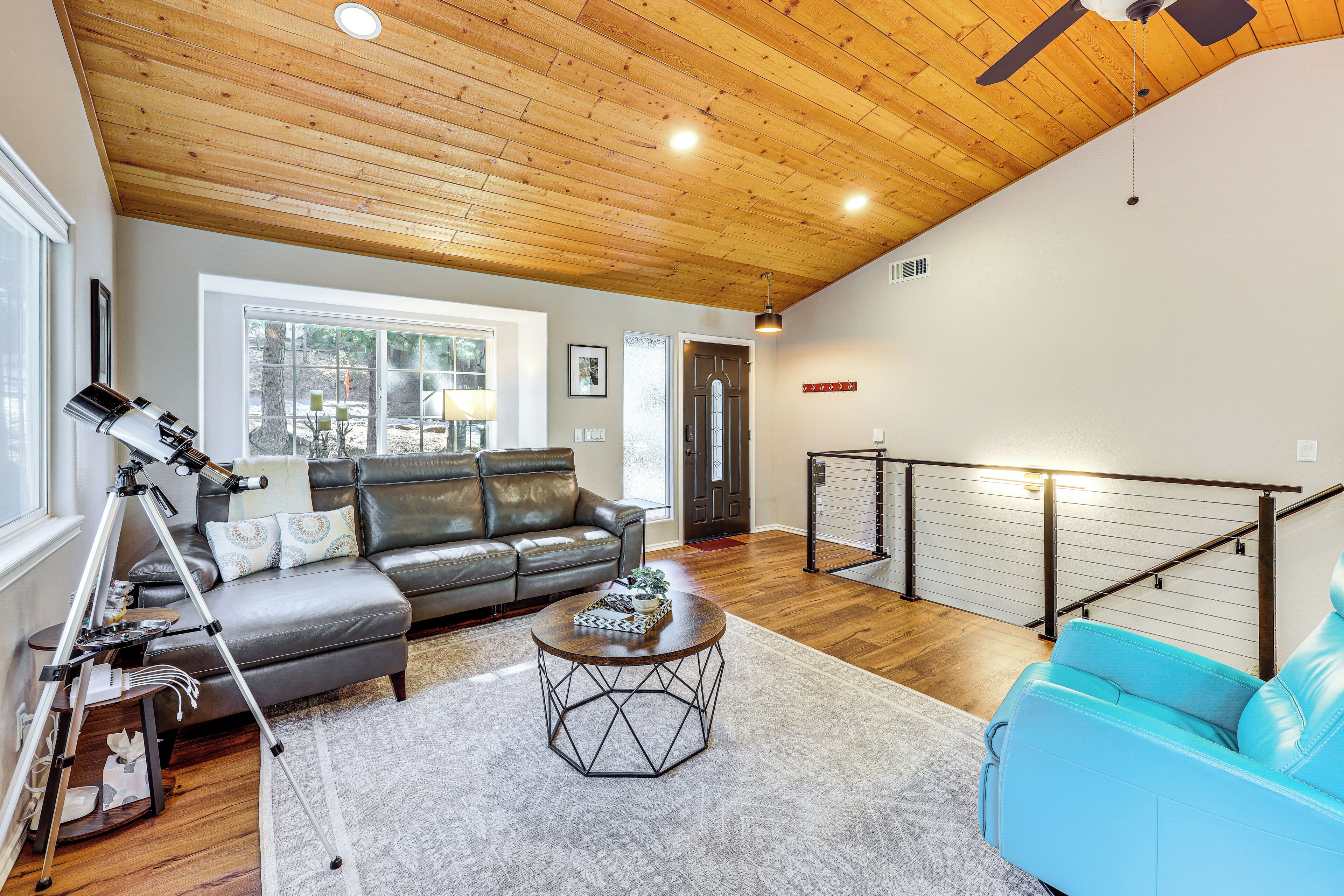 Swim, Hike, Ski & Unwind: Lake Arrowhead Retreat! - Lake Arrowhead, CA