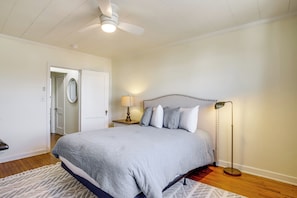 1 bedroom, iron/ironing board, internet, bed sheets