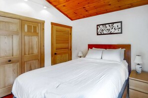 2 室のベッドルーム、デスク、アイロン / アイロン台、WiFi (無料)