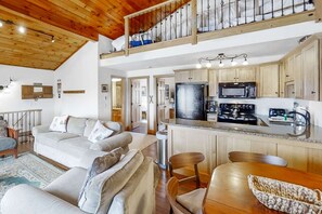 تلفزيون ذكي، مدفأة، ألعاب فيديو، كُتُب