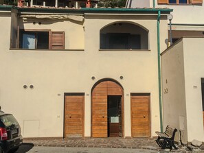 Exterior - Casa del porticciolo di Capraia (Porto)