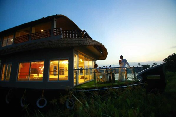 Front of property - Whispering Waters Houseboat (Ambalapuzha)