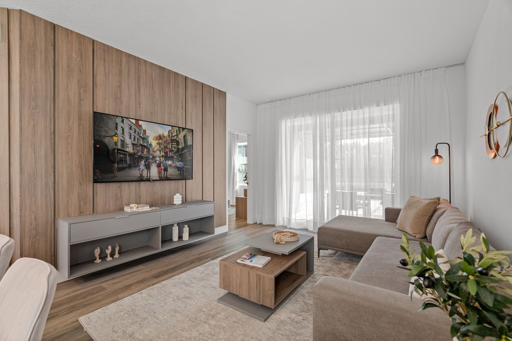 Smart TV, offices