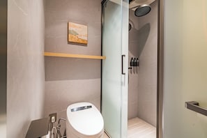 Standard Double Room | Bathroom | Shower, rainfall showerhead, eco-friendly toiletries, hair dryer - Anhui Cultural Hotel (Beijing)